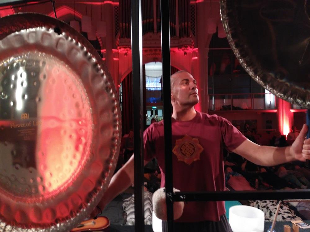 Gong Bath (Baño de Gongs)