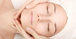SESIÓN: MASAJE FACIAL JAPONÉS DE 60 MIN POR SOLO 25€